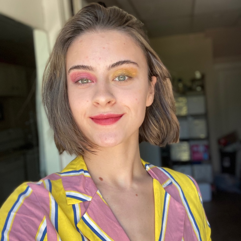 Meet your Posher, Alyxandra